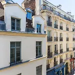 Charming Studio In The Heart Of The Marais District