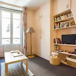Charming Studio In The Heart Of The Marais District