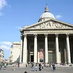 Charming Studio In The Heart Of The Marais District