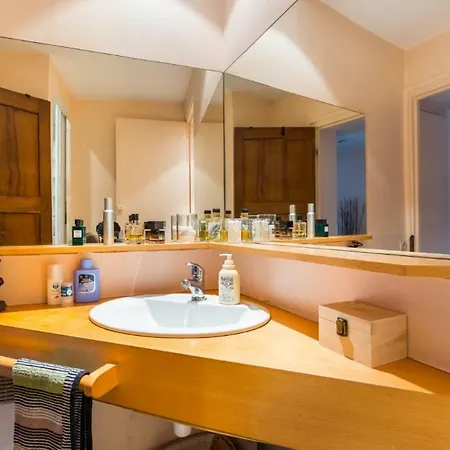 Charming Studio In The Heart Of The Marais District